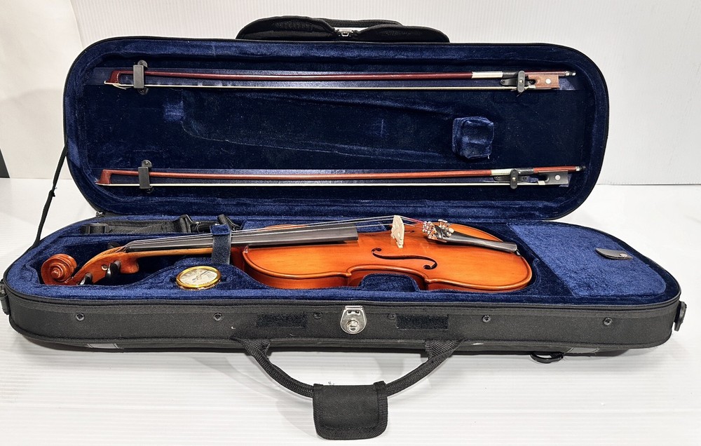 Kraemer 4/4 Violin Model KRV-021 with 2 Bows, Strap & Case