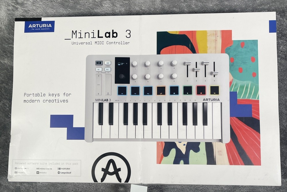 Arturia MiniLab 3 Keyboard Controller (25-Key) - White