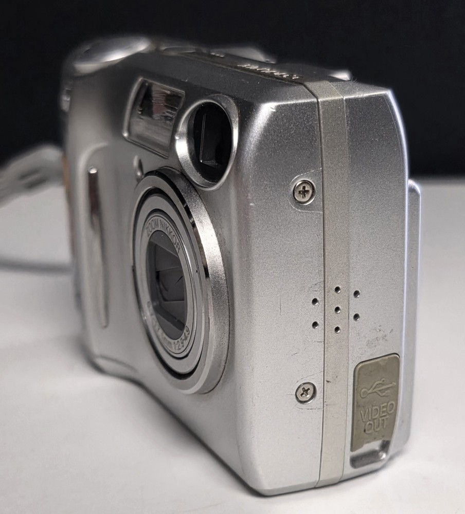 Nikon Digital Camera Coolpix 4600 4.0MP Silver Tested