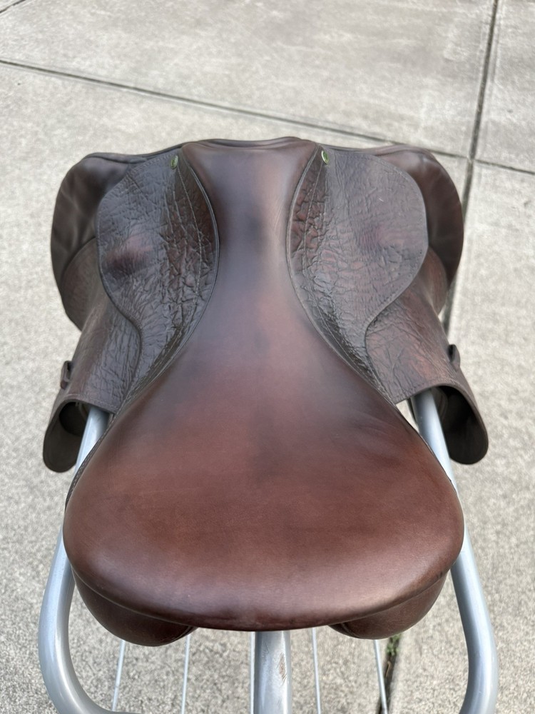 17.5” County Conquest Saddle XTR Leather Medium Tree Wool Flocked