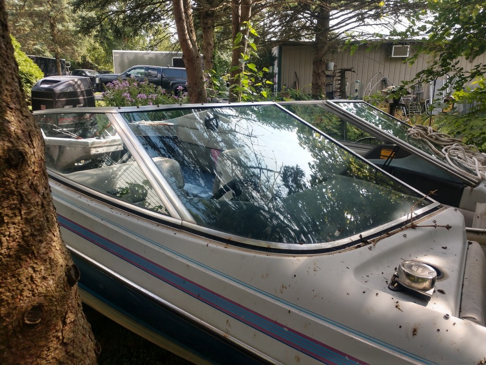 Bayliner Capri Windshield & Side Glass Sections Available READ FULL DESCRIPTION