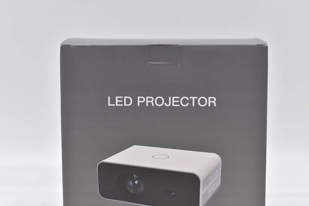 Portable LED Projector Screen cast- 4K Decodong- Bluetooth- 2.4G/5G