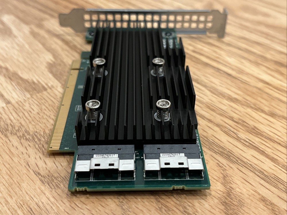 Dell UCEA-200 PCIe NVMe SFF-8654 2 Port RAID Controller Card