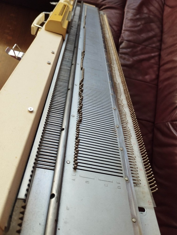 Empisal Knitmaster 323 Knitting Machine Japan