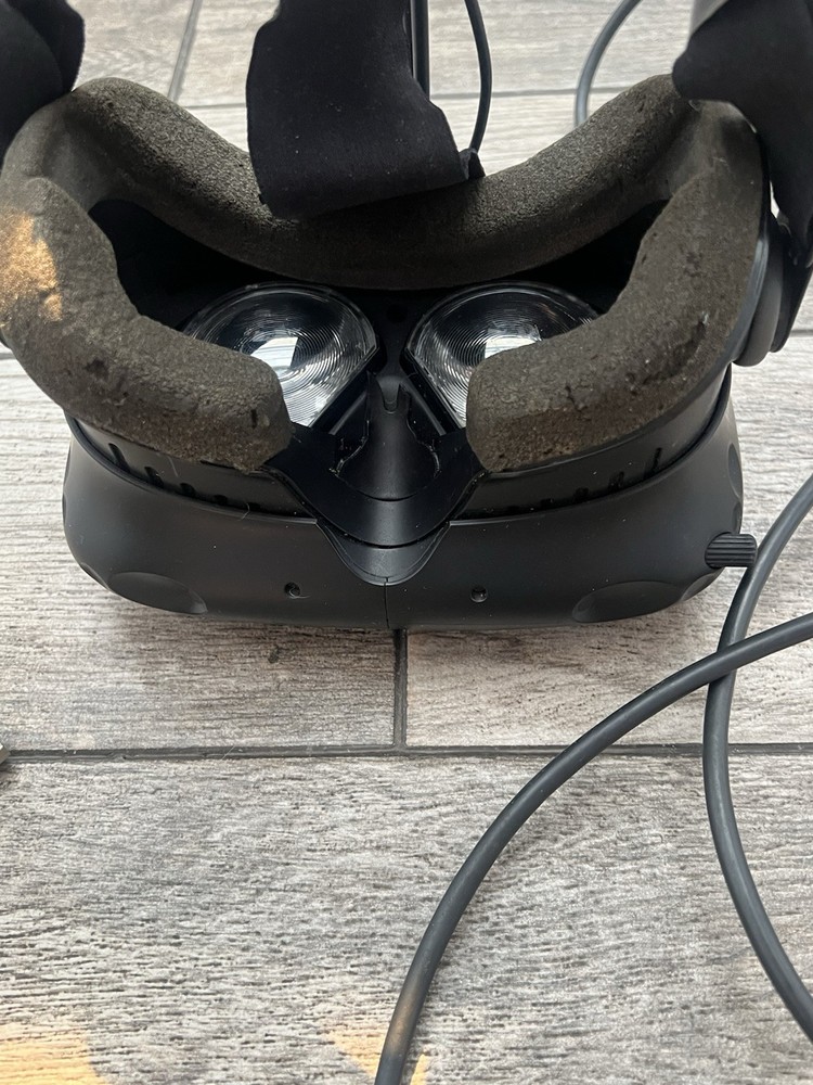 HTC Vive Virtual Reality Headset Only with Link Box & Cables