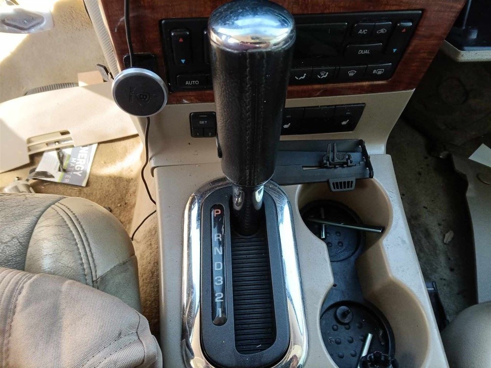 EXPLORER 2007 Fuse Box Cabin 6588