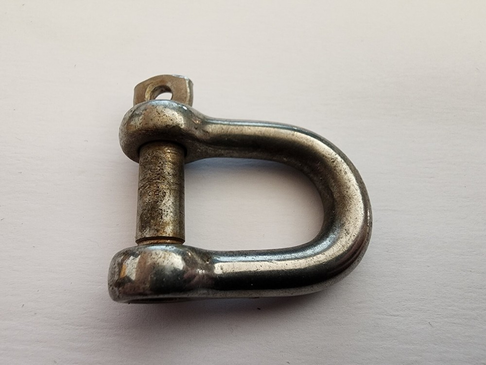 Wichard 5/16" Pin Standard D Shackle
