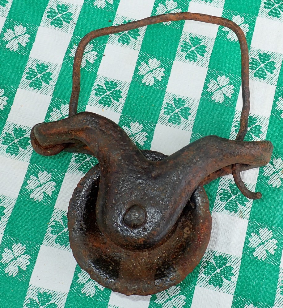 Vintage Antique Iron Rustic Heavy Pulley