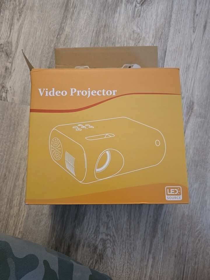 Mini Video Projector Native 1080p Led Lights ,tested Works