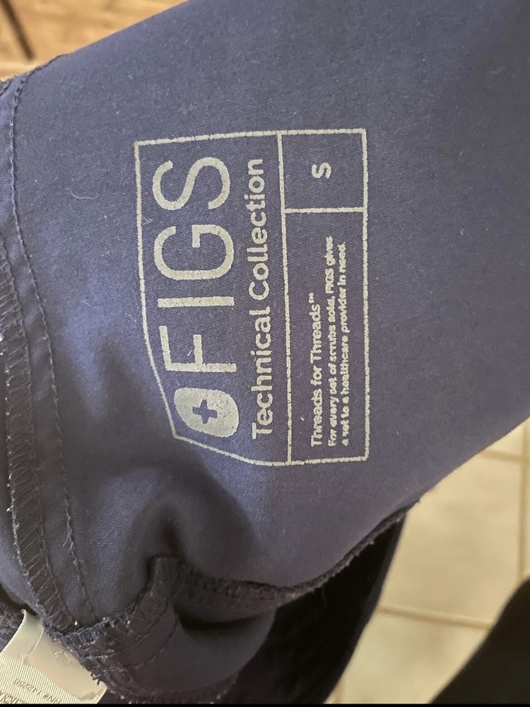 Original FIGS navy blue scrub set - Size Small