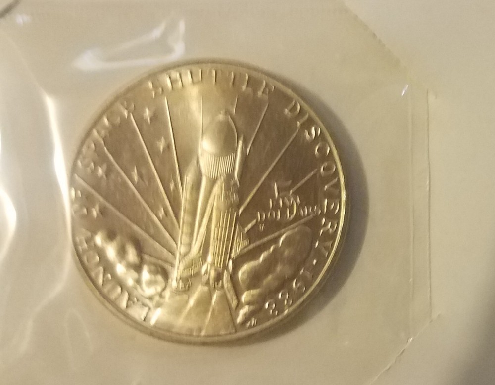 Republic of the Marshall Islands Space Shuttle Discovery $5 Commorative Coin