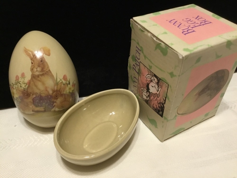 Ceramic Easter Bunny Egg Shape Covered Trinket Box - New! (HH51)