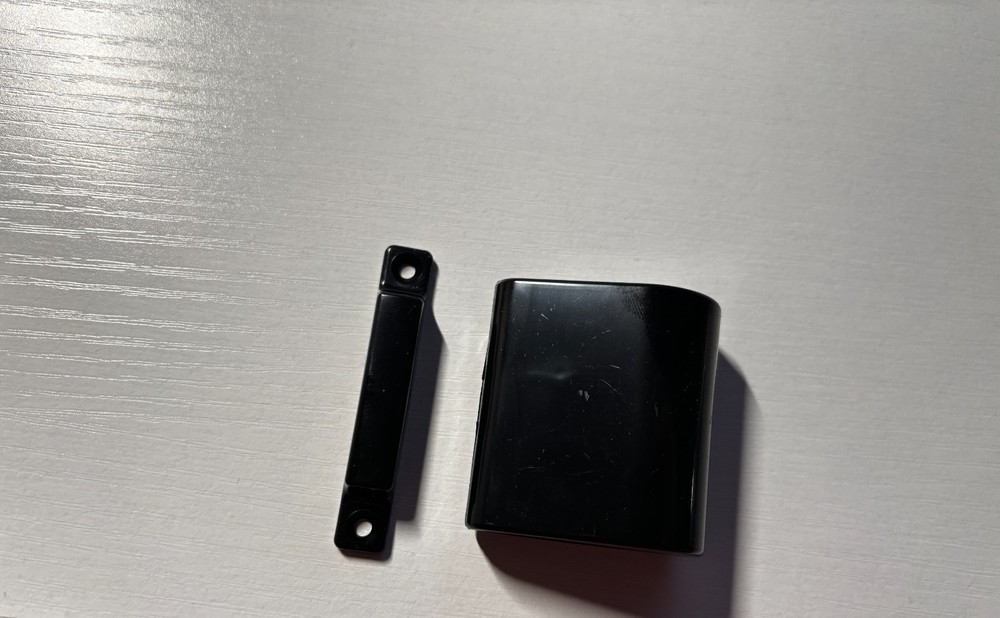 DMP 1106-B Universal Transmitter. Black