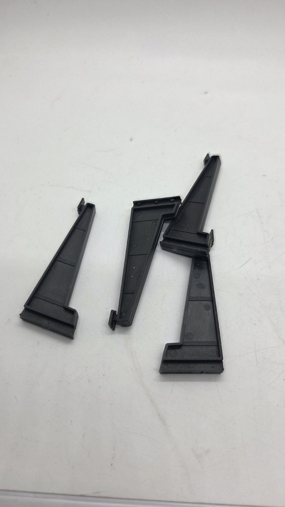 Dotoro- 16 Inch Tall Christmas Tree With String Lights And Decorations