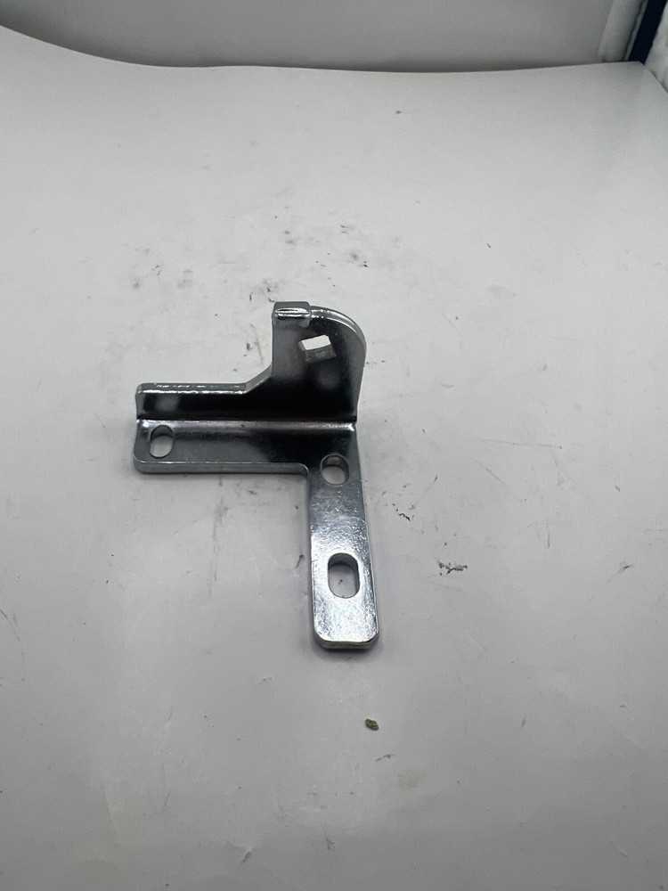 Beverage Air Hinge Bracket 401-840D-03