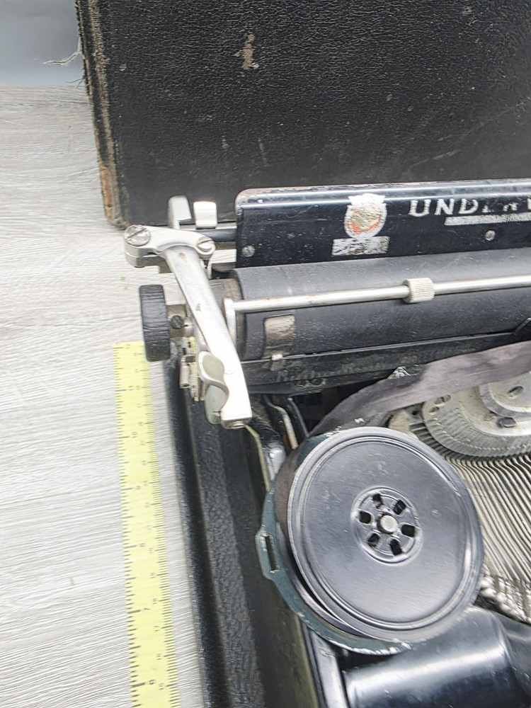 Antique Underwood Standard Portable Typewriter w/Case 1920's