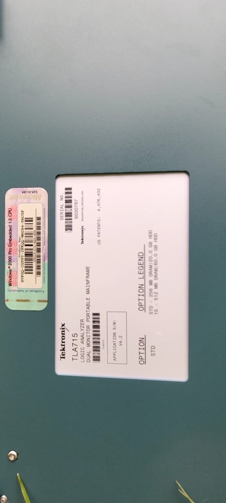 Tektronix TLA715 Logic Analyzer