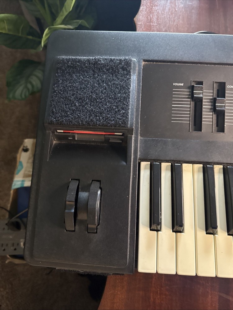 Kurzweil K2000 VAST Variable Architecture Synthesis Technology Keyboard Works