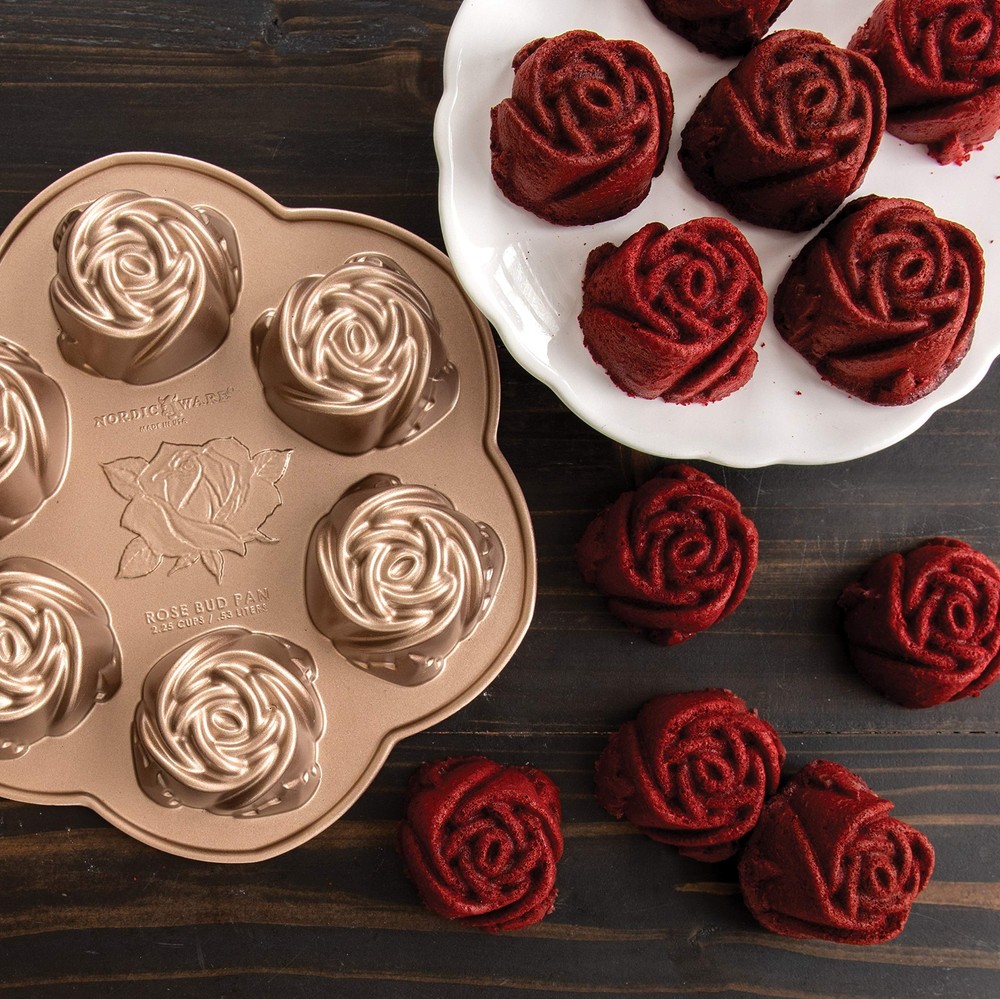 Rosebud Cakelet 2.25 Cup Capacity Toffee