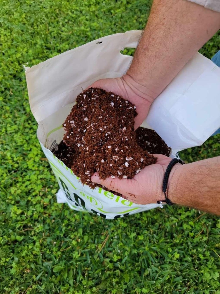 Coco Coir Perlite Mix - 70/30 Blend - Pre Buffered with Calcium, Organic Coconut