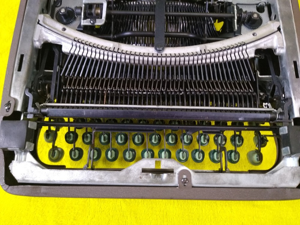 Vtg Smith Corona Typewriter Silent Floating Shift With Case Working Green Keys