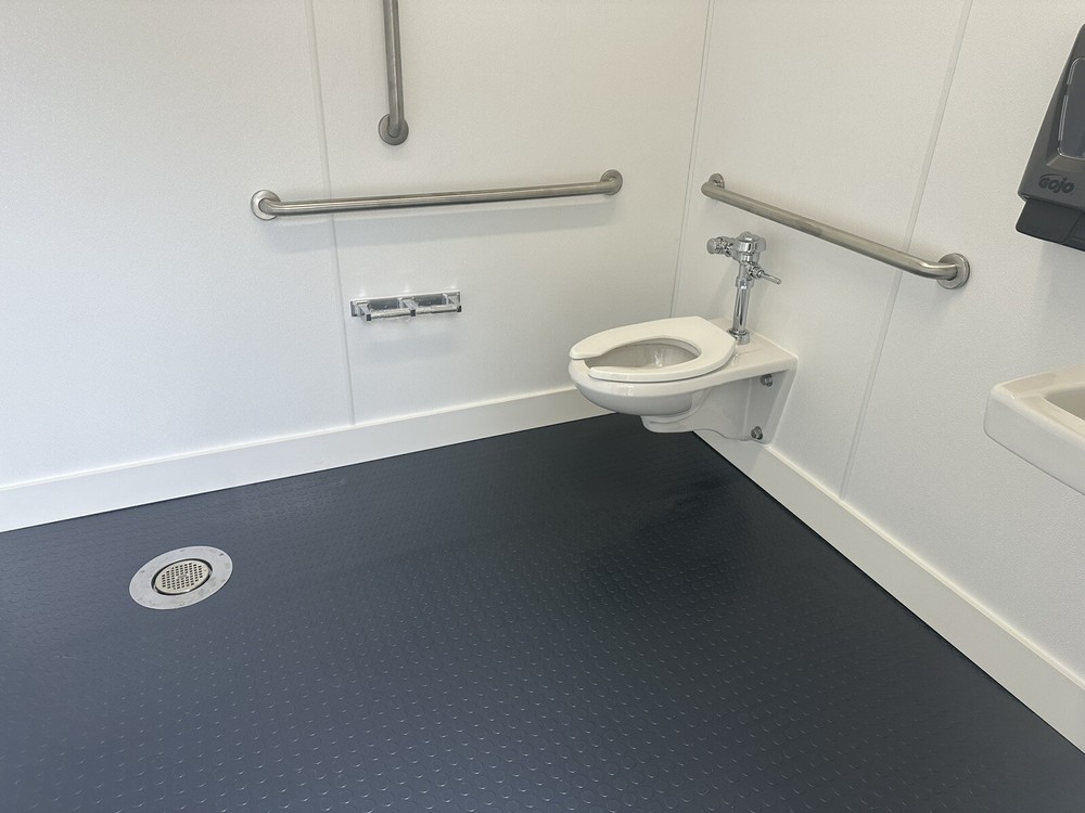 Restroom shipping container Conex Portable bathroom