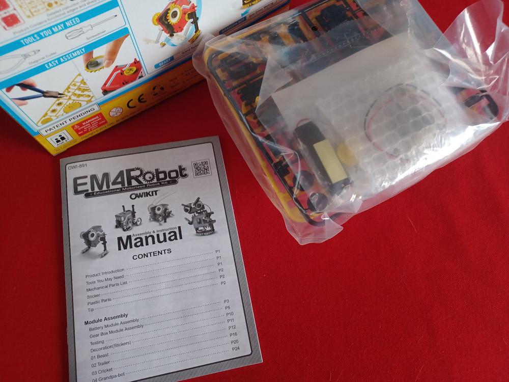 EM4 Robot RobotiKit - Educational Motorized Robot Kit