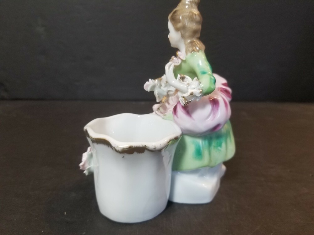 Lace Figurine Planter 5 1/2" H.