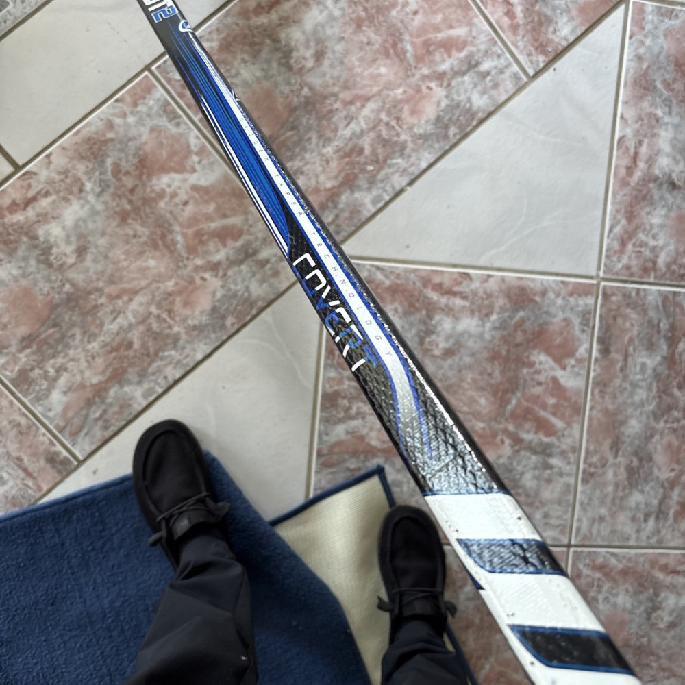 Warrior DT2 senior Hockey Stick (lefty )