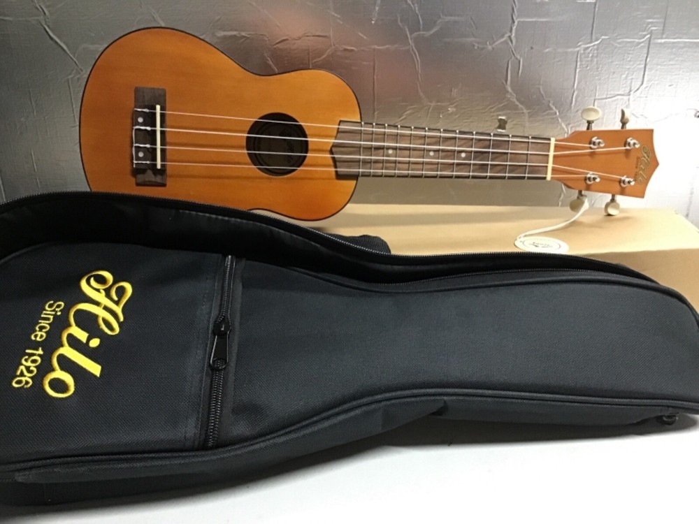 Hilo ukulele with bag  Aquila strings