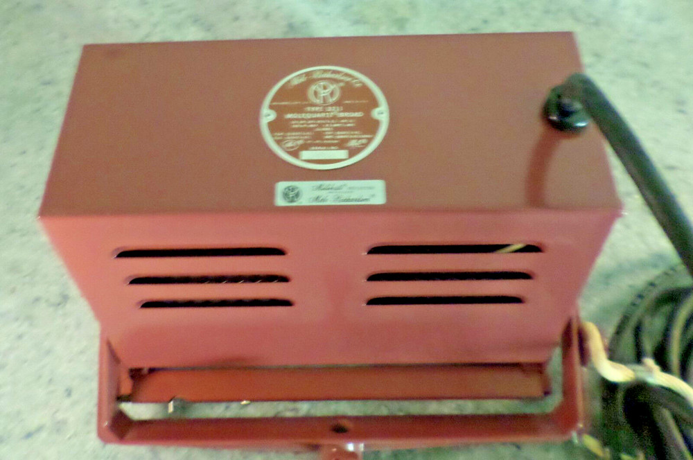 Mole-Richardson 1000 Watt Molequartz Broad Light (120 AC) (READ Listing)