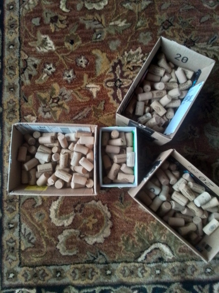 340 WINE CORKS NATURAL & SYNTHETIC
