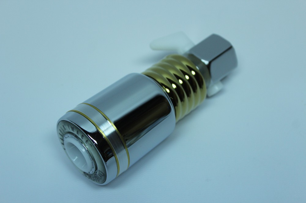 Oxygenics Resort Spa Self-Pressurizing Showerhead Sharper Image NEW in Box