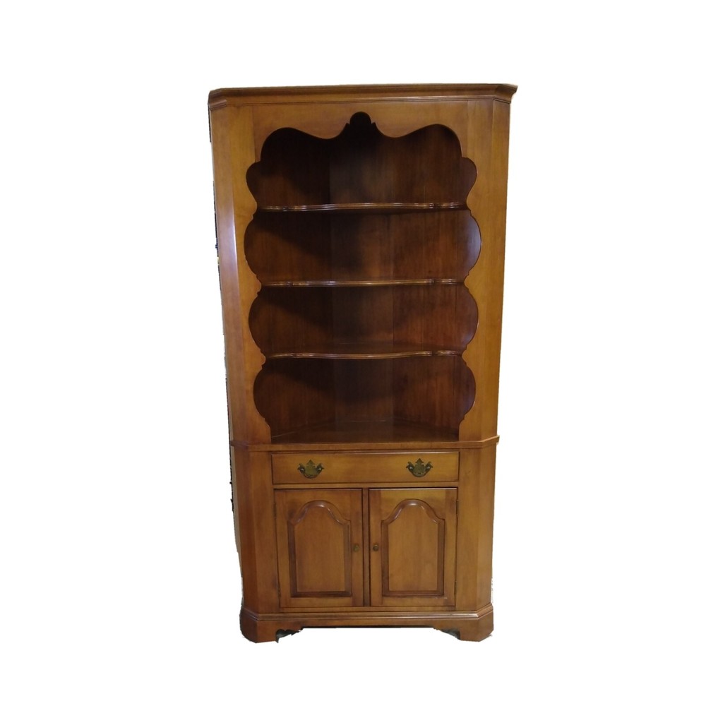 Thomasville Hartford House Vintage  Solid Rock Maple Corner Cabinet Kitchen NICE