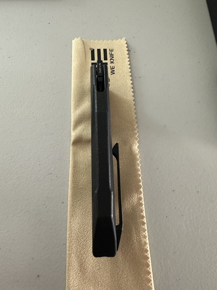 We Knife Solid Flipper Black Etch Integral Ti Handle & Black Etch 20CV WE22028-5