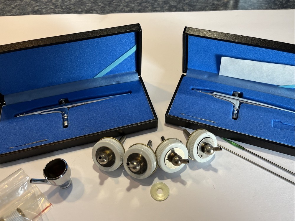 2 Iwata Air Brushes (in Box) HP-A Bundle