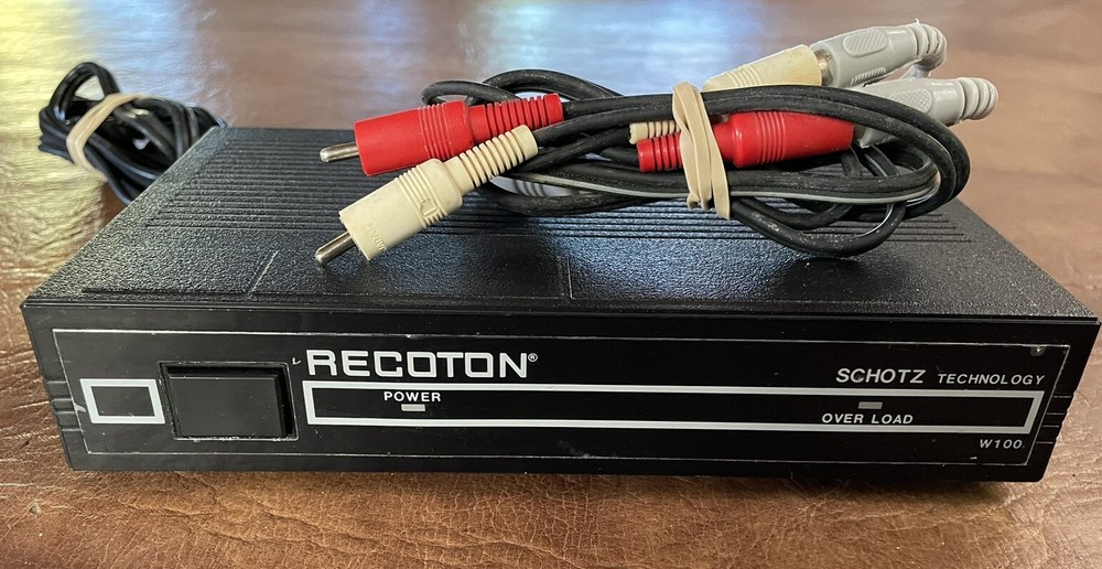Vintage Schotz Technology Recoton W100 Audio  Transmitter Box Cables Tested