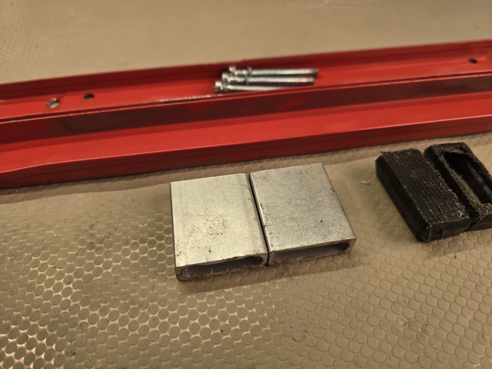 Snap-on Vintage KR-402A Tool Box Handle Roll Cab Handle Red Original End Caps