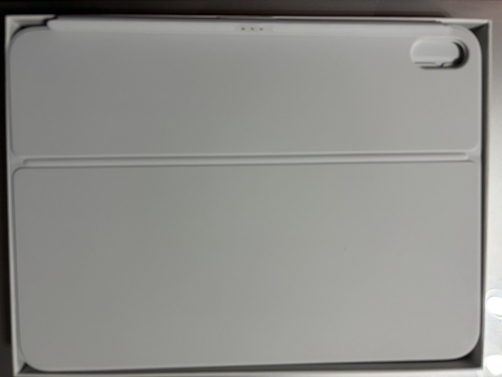 Apple - Magic Keyboard Folio for iPad (A16) - White MQDP3LL/A