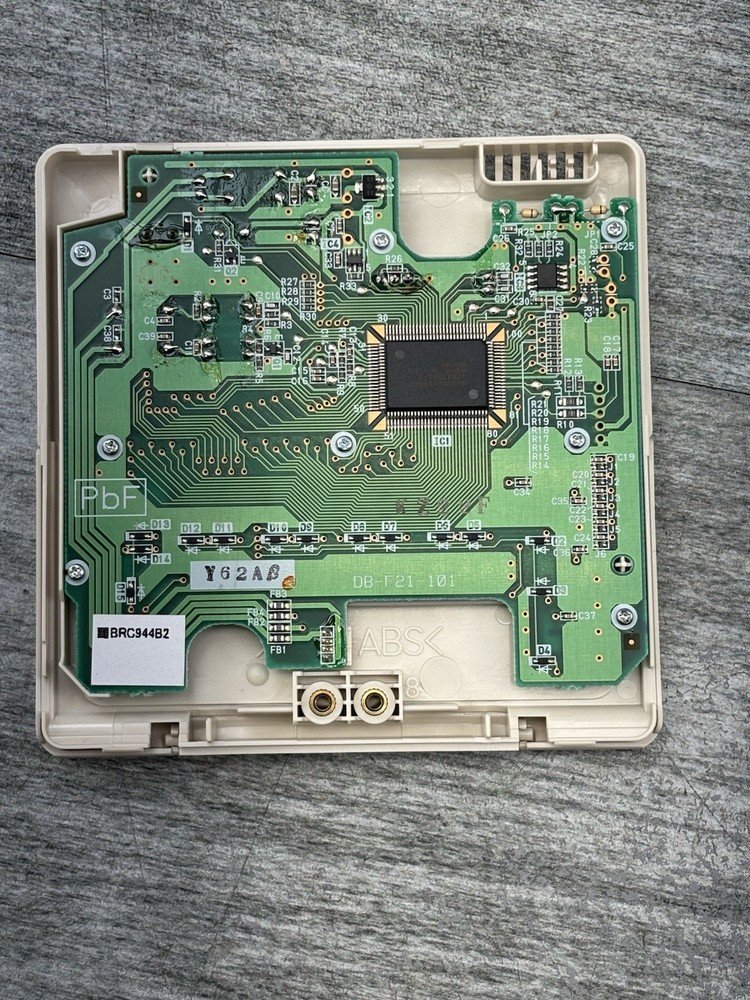 DAIKIN Remote Controller BRC944B2 w/Remote Controller Cable & Hardware Open Box