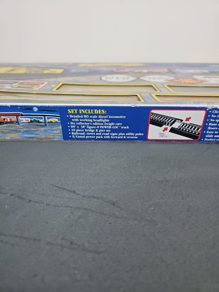 ShopRite Millenium Express 2000 Collector's Edition Electric Train Set Series 4#