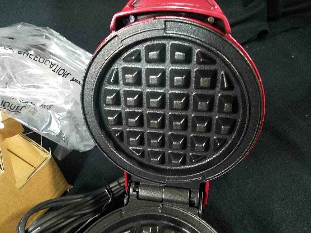 Dash Mini 4" Waffle Maker Non Stick 350 Watts Red Brand New!