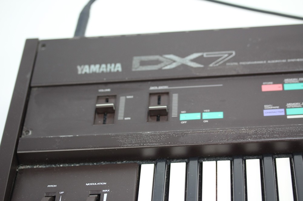 Yamaha DX7 Programmable Algorithm Synthesizer 1983 - 1987 - Black SHOP TESTED