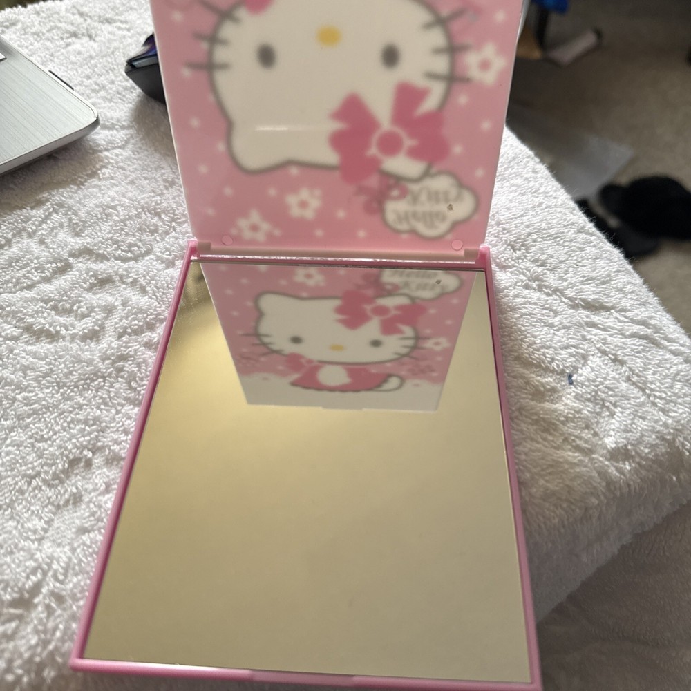 Hello Kitty Compact Mirror 6 in x 5 in (Hello Kitty)