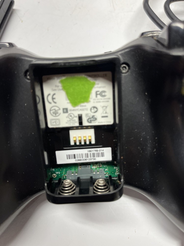 Microsoft 1414 Xbox 360 Kinect Sensor Bar And Controller - Black UNTESTED