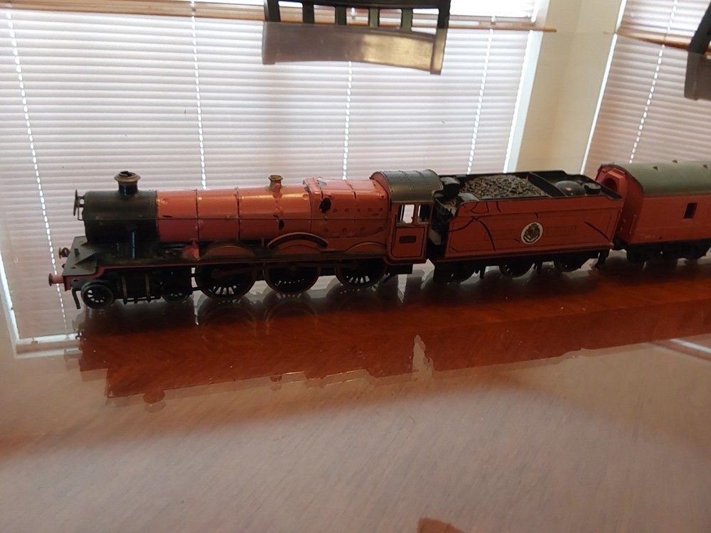 Hogwarts Castle Harry Potter Model Train Starter Set not functional