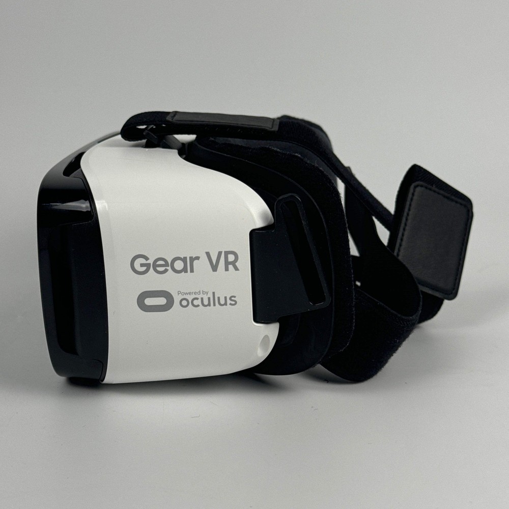 Samsung Oculus Gear VR Virtual Reality Headset SM-R322