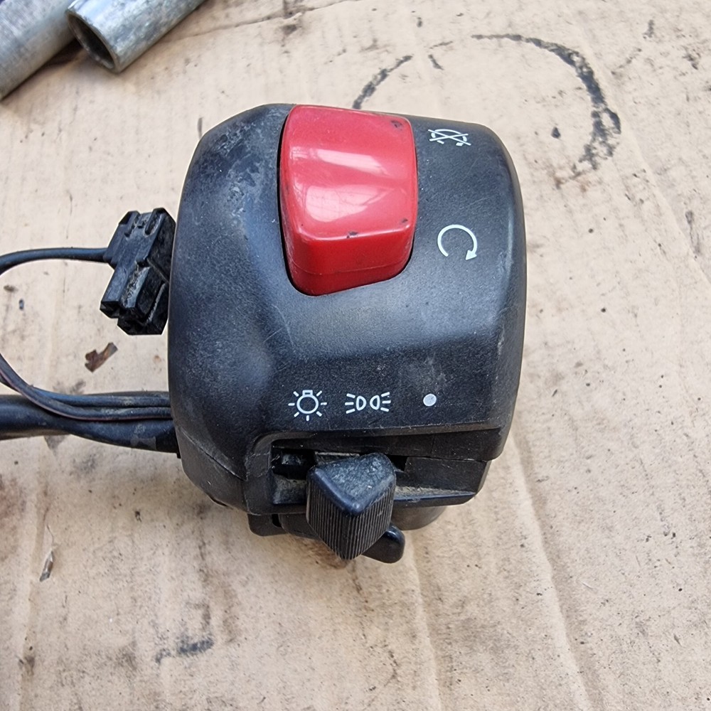 Suzuki GSXR600 K2 Right Switch