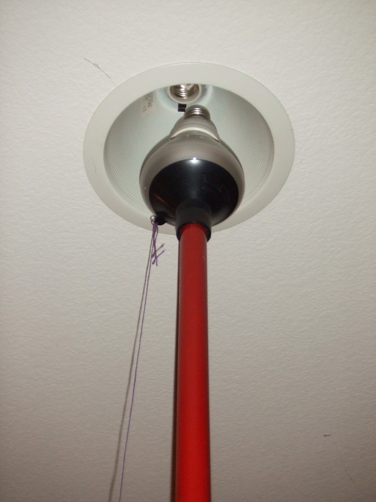 NEW IB & OFFICIAL LightCup (2) Piece Easy Light Bulb Changer Suction Cup Kit +++