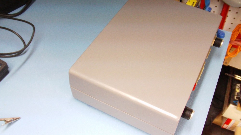 Function Generator with Sweep - model 2001, tested and fully functional